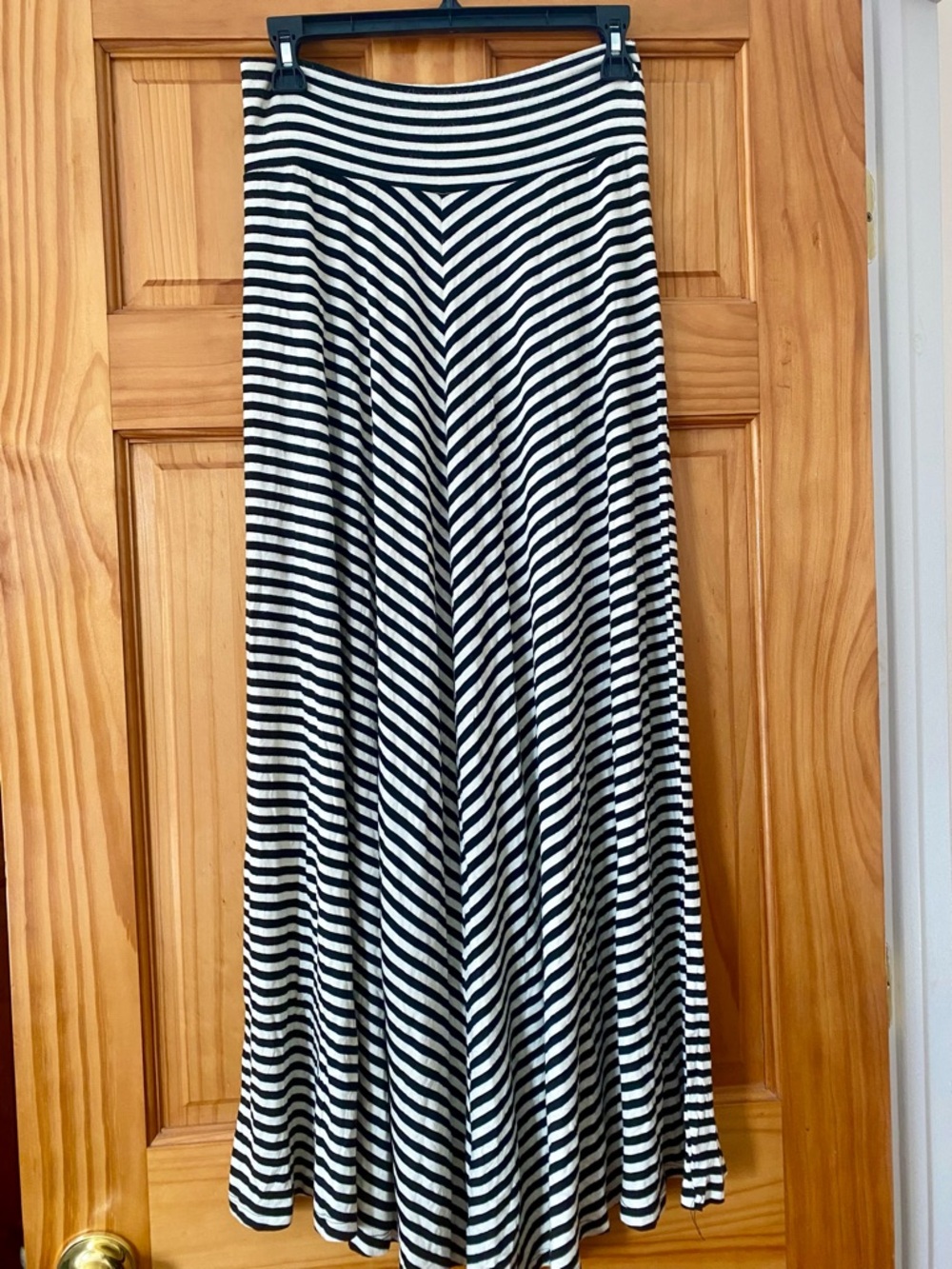 AGB Black White Chevron Stripe Maxi Skirt Stretch Knit Pull On M